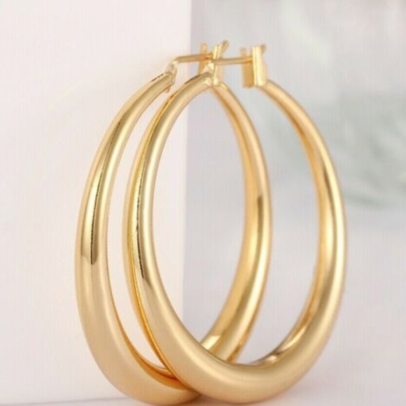 Jewelry - 18K YELLOW GOLD ROUND ITALIAN HOOP EARRINGS, BEAUTIFUL EARRINGS, CUTE EARRINGS